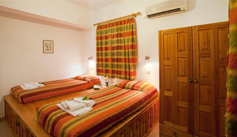 Aparthotel Pefkos Filoxenia Pefki Pokoj fotografie